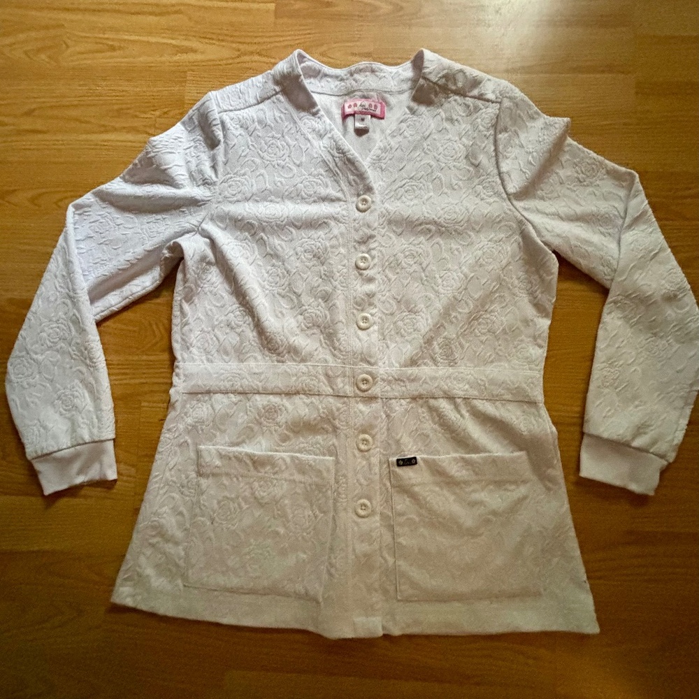Koi White Floral Scrub Coat Size M